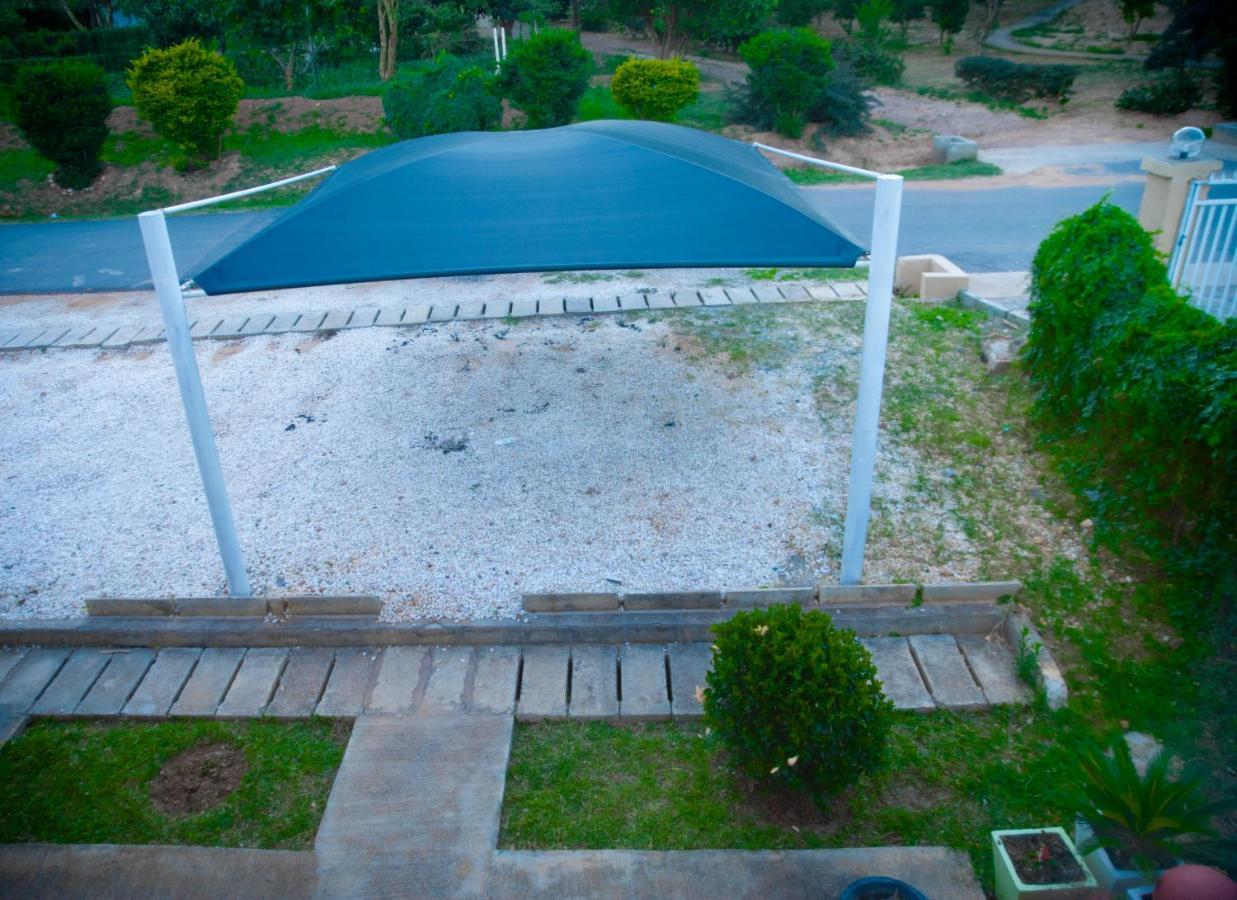 Sanctuary Aparthotel-Ac-Garden- Solar-Wi-Fi -Firepit-Park-Carport Lusaka Exterior foto
