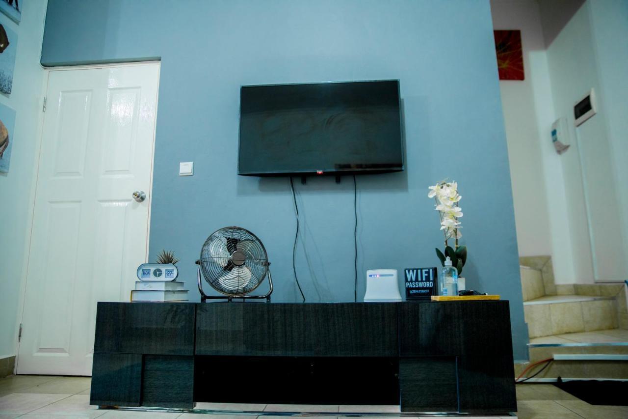 Sanctuary Aparthotel-Ac-Garden- Solar-Wi-Fi -Firepit-Park-Carport Lusaka Exterior foto